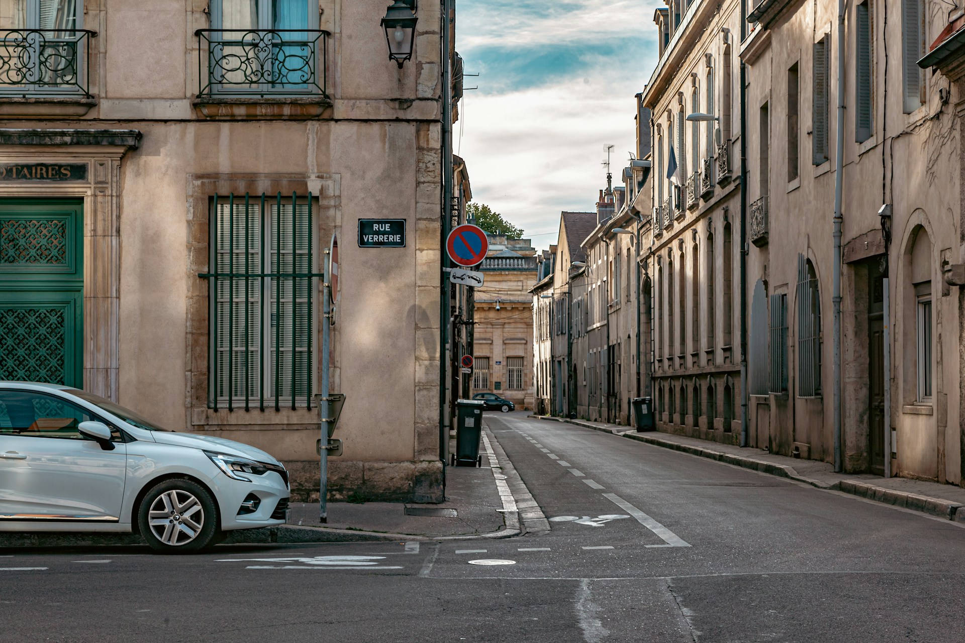 How to Explore a City Like a Local