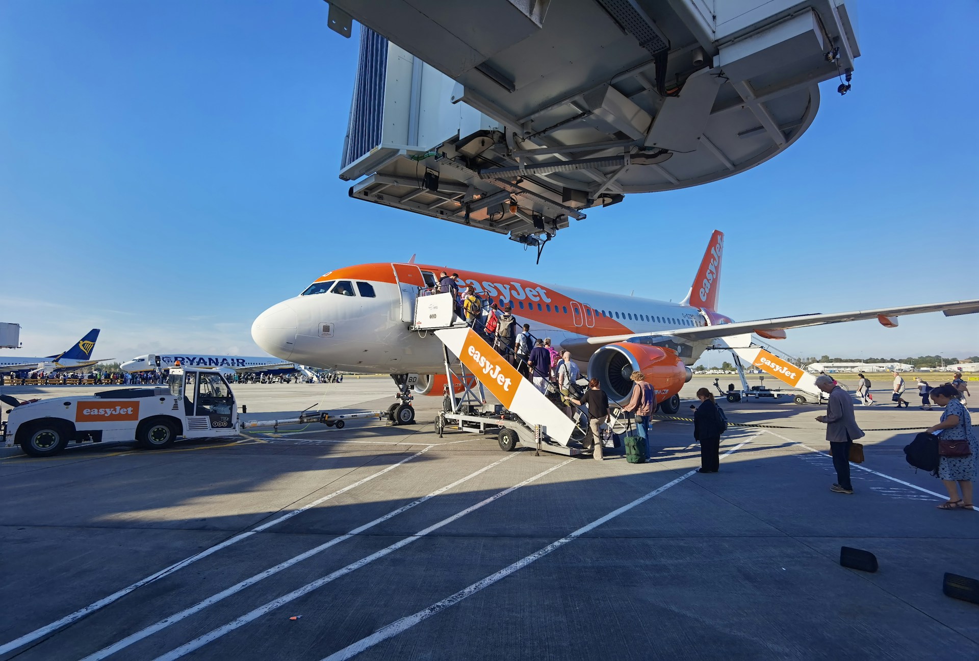 5 Airplane Boarding Methods to Speed Up the Process
