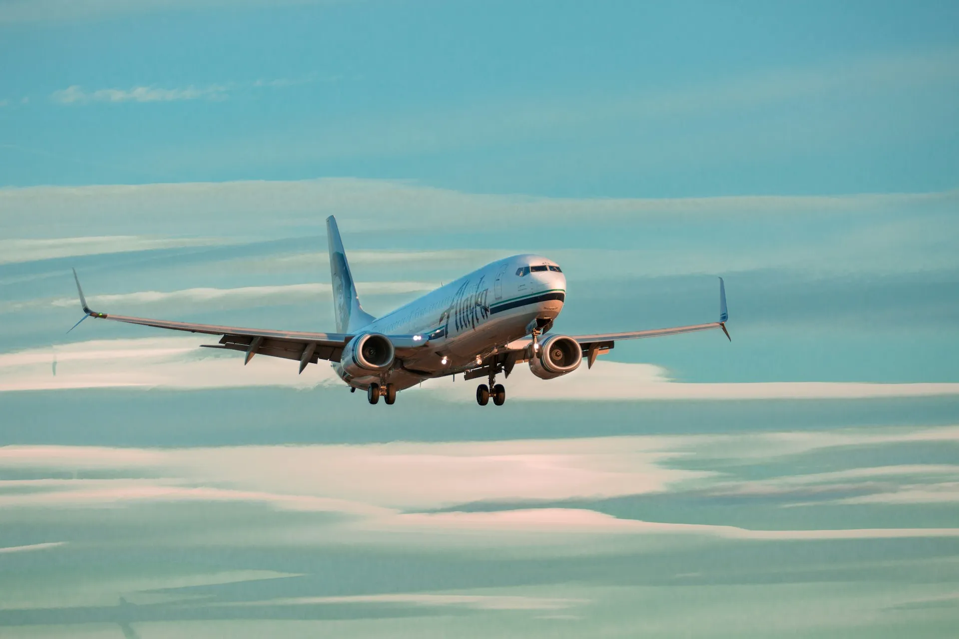 Top 5 Ways to Stay Fresh During Your Flight
